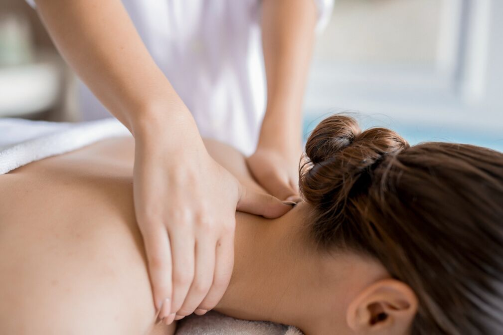 Massage session to treat cervical osteochondrosis
